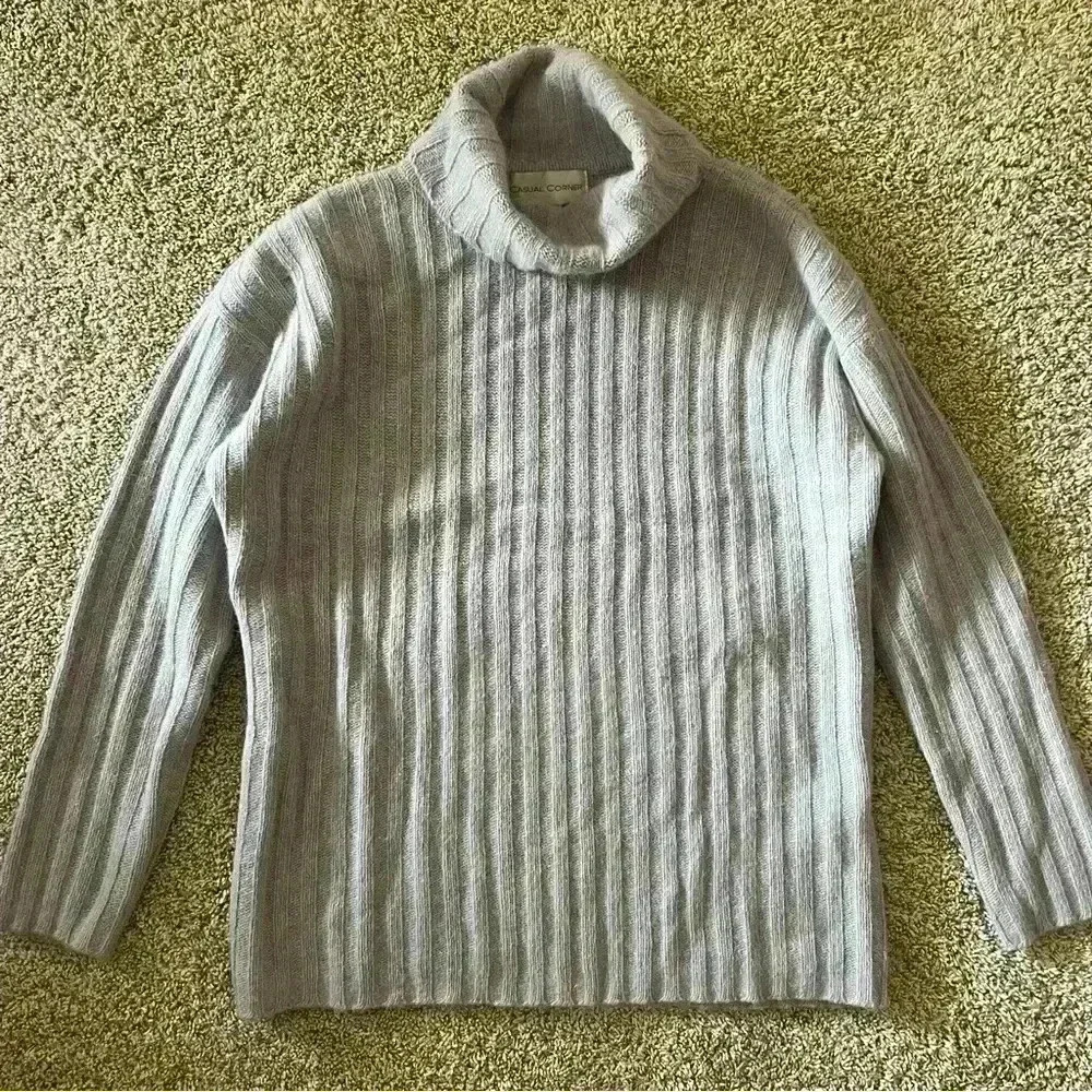Vintage Wool + angora turtleneck sweater medium